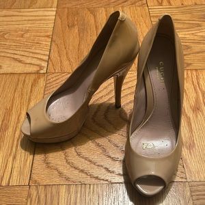 GUCCI Nude Patent Leather Platform Heels